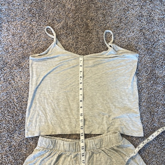 Old Navy Sunday Sleep PJ Short Set - Picture 9 of 10